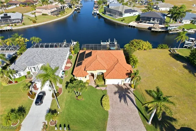 $969,000 | 2133 Southwest 43rd Lane, Cape Coral, FL 33914
