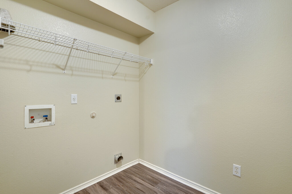 9405 Rowlands Sayle Road Austin, TX 78744 - Photo 19 of 21 Gallery Image 19