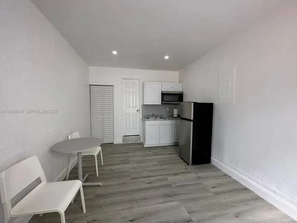$1,100 | 12683 Northwest 10th Street, Unit EFFICIENCY, Miami, FL 33182