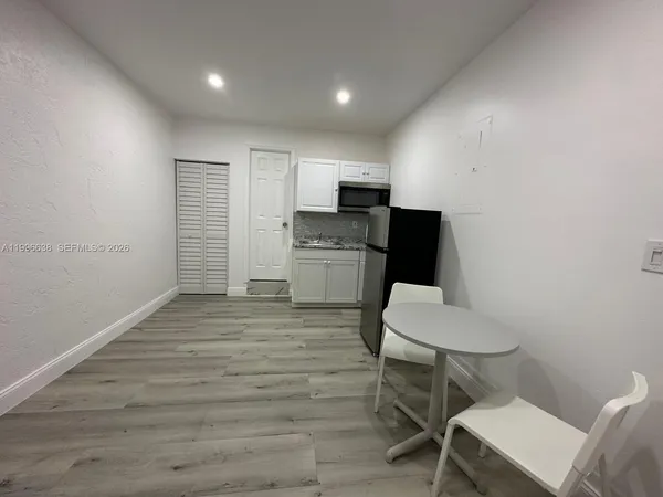 $1,100 | 12683 Northwest 10th Street, Unit EFFICIENCY, Miami, FL 33182
