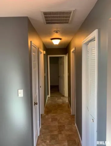 $124,900 | 13 Sommerset Drive, Jacksonville, IL 62650