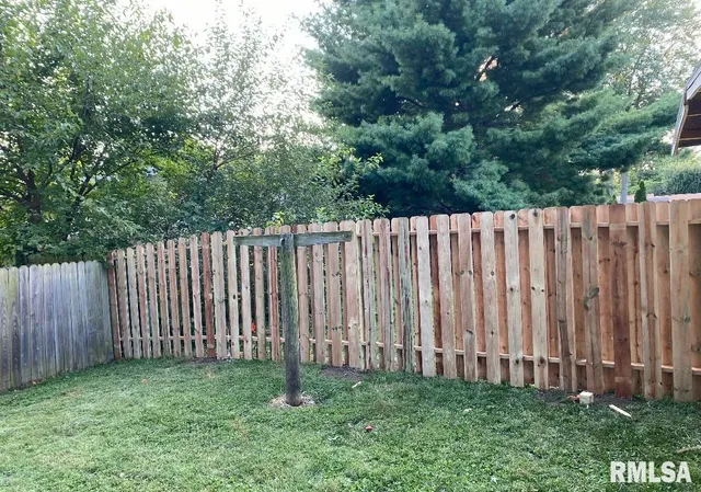 $124,900 | 13 Sommerset Drive, Jacksonville, IL 62650