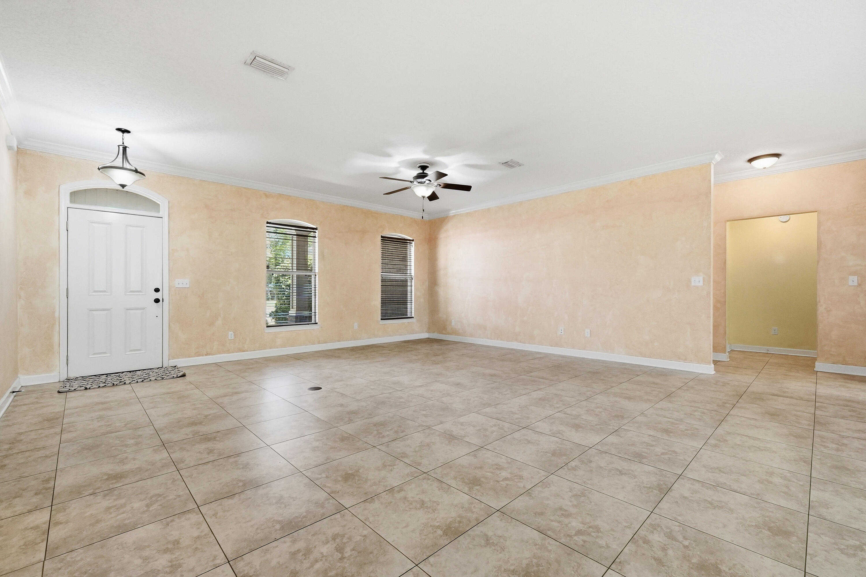 18 Pryor Road Southeast Fort Walton Beach, FL 32548 - Photo 20 of 49 Living Room