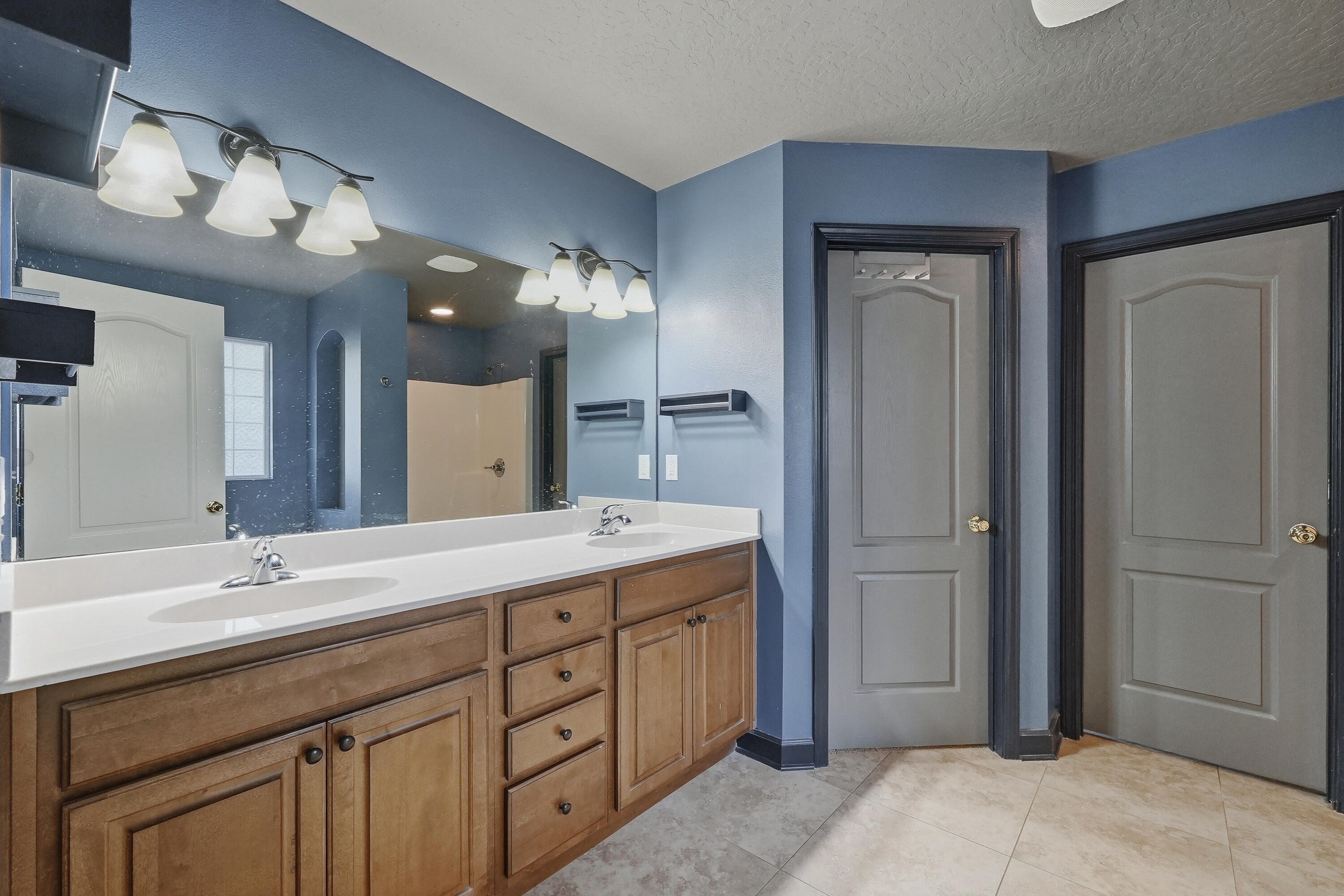 18 Pryor Road Southeast Fort Walton Beach, FL 32548 - Photo 30 of 49 Primary Bathroom