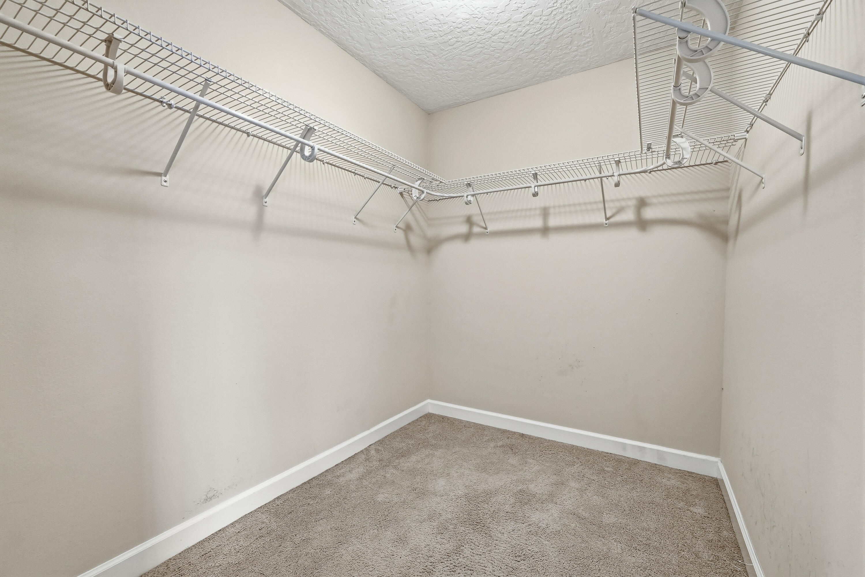 18 Pryor Road Southeast Fort Walton Beach, FL 32548 - Photo 35 of 49 Primary Closet