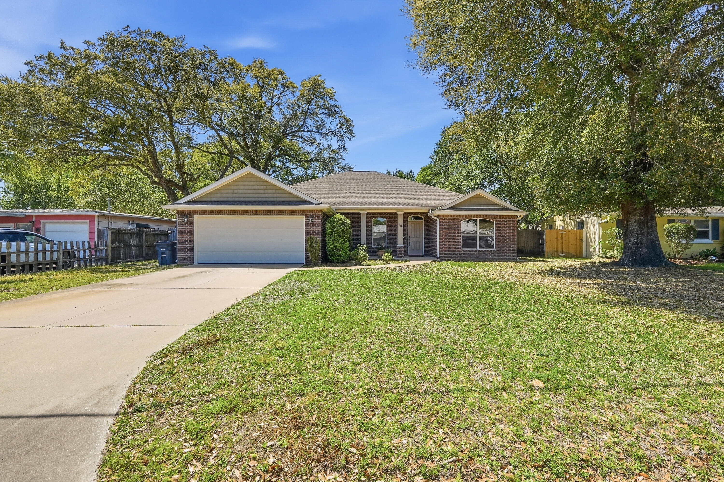 18 Pryor Road Southeast Fort Walton Beach, FL 32548 - Photo 4 of 49 Front View