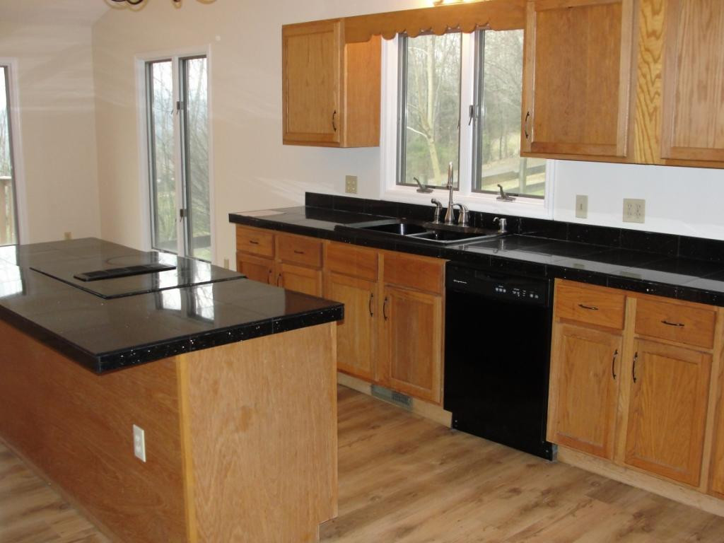 319 Edgefield Road Piney Flats, TN 37686 - Photo 9 of 30 Photo 9