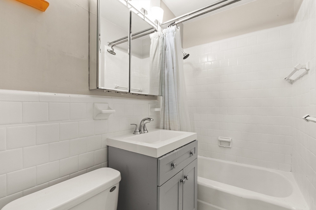 78 Phillips Street, Unit 3 Boston, MA 02114 - Photo 19 of 20