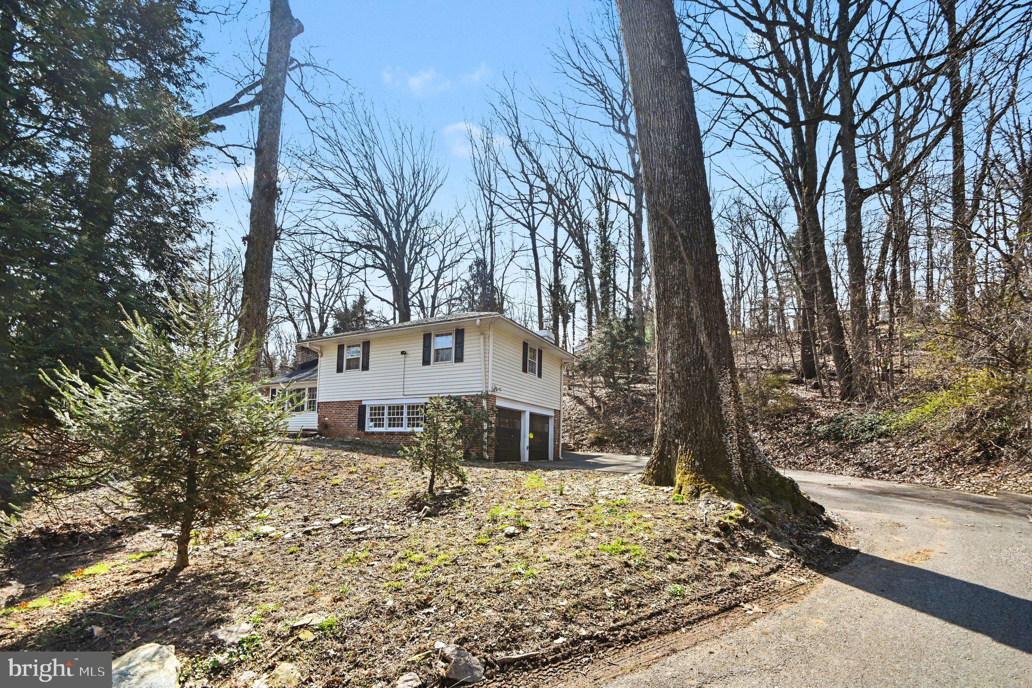 542 Upper Weadley Road Wayne, PA 19087 - Photo 4 of 49