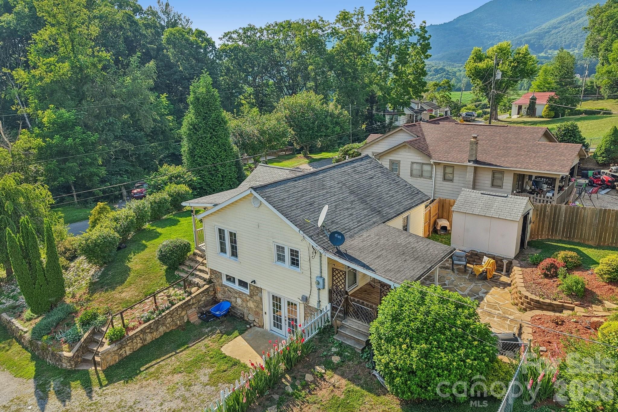 120 Caring Pl Loop Clyde, NC 28721 - Photo 4 of 44