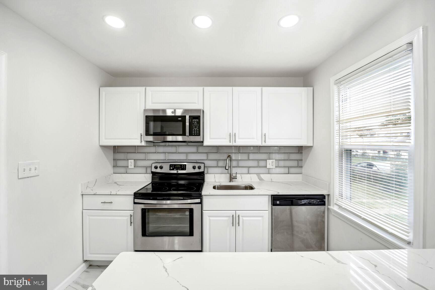 6809 Lou Lane Morningside, MD 20746 - Photo 12 of 27