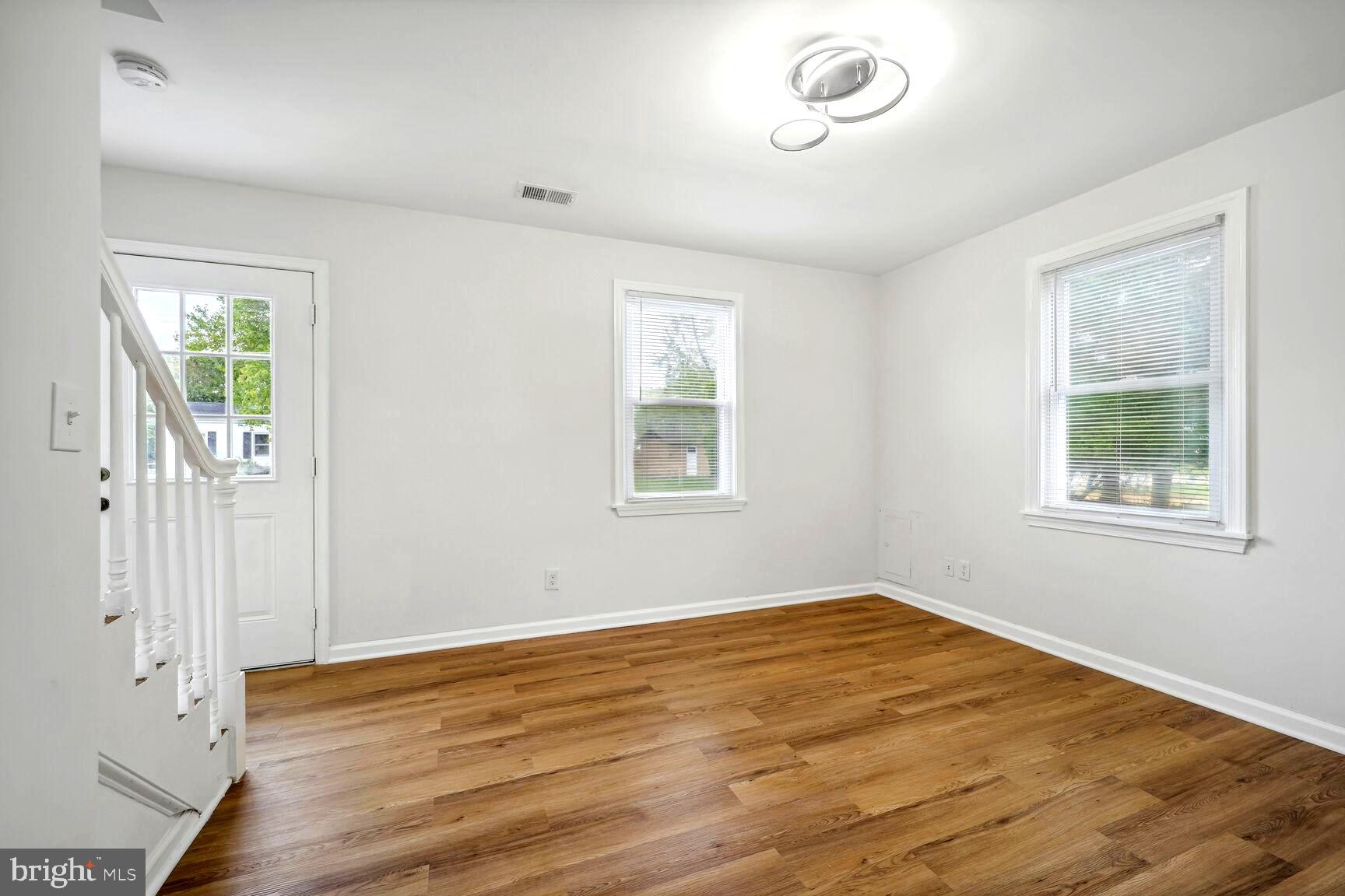 6809 Lou Lane Morningside, MD 20746 - Photo 5 of 27