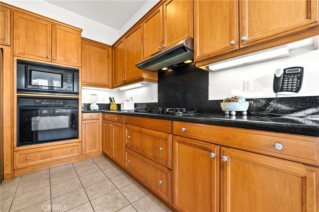 23815 Balsa Court Valencia, CA 91354 - Photo 13 of 63