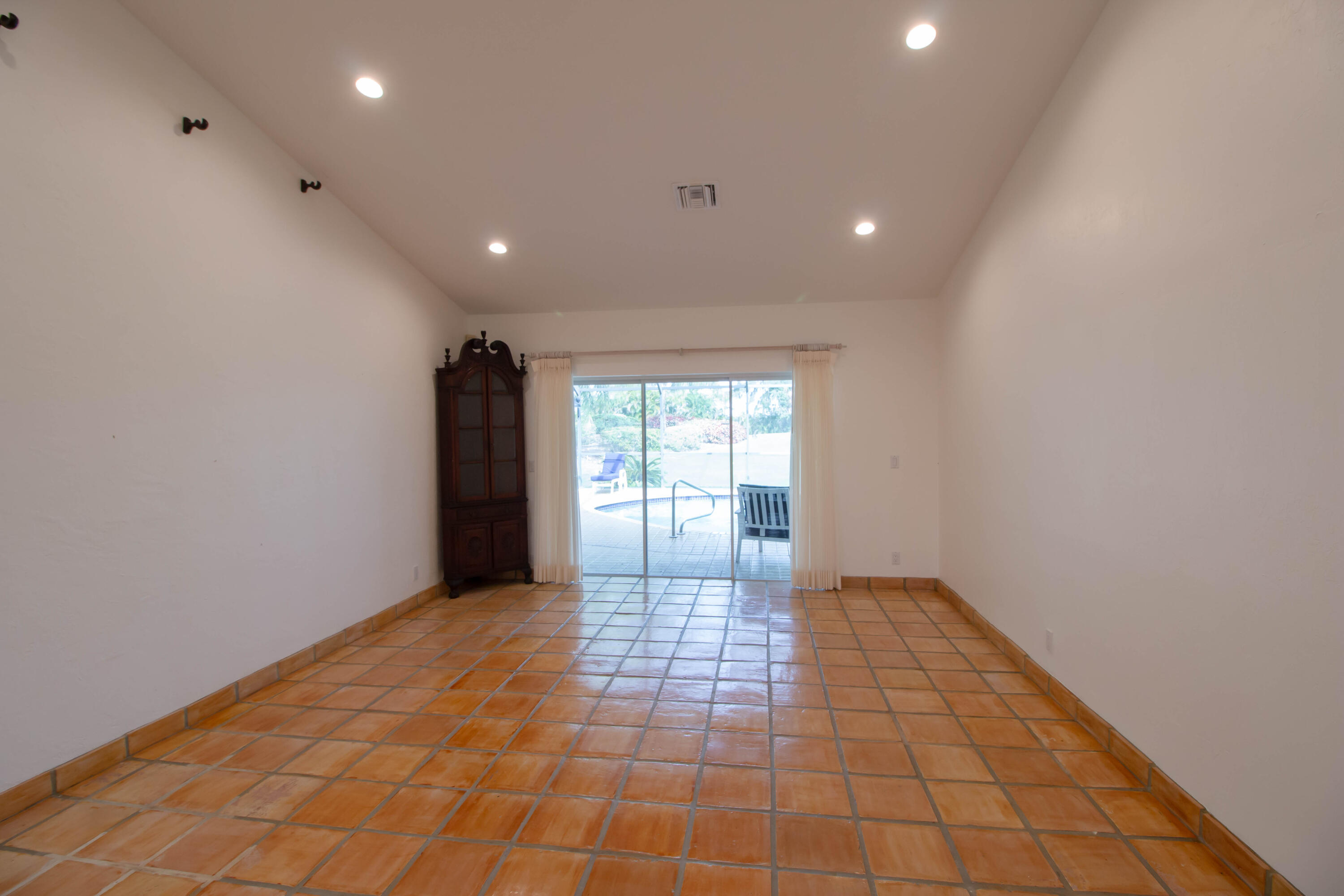 10394 Stonebridge Boulevard Boca Raton, FL 33498 - Photo 5 of 31 IMG_8947