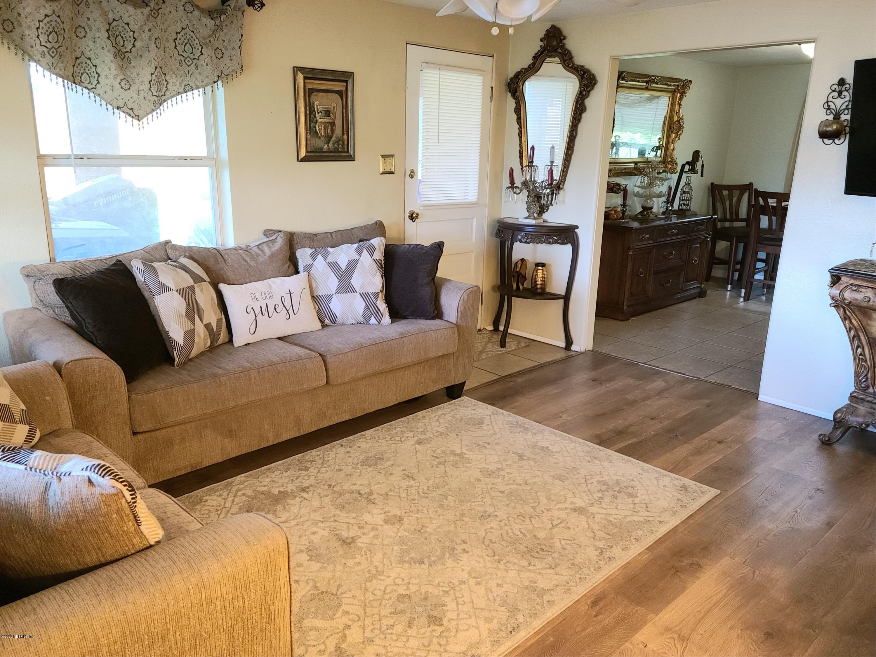 738 Alton Road Starke, FL 32091 - Photo 5 of 41 Livingroom (2)