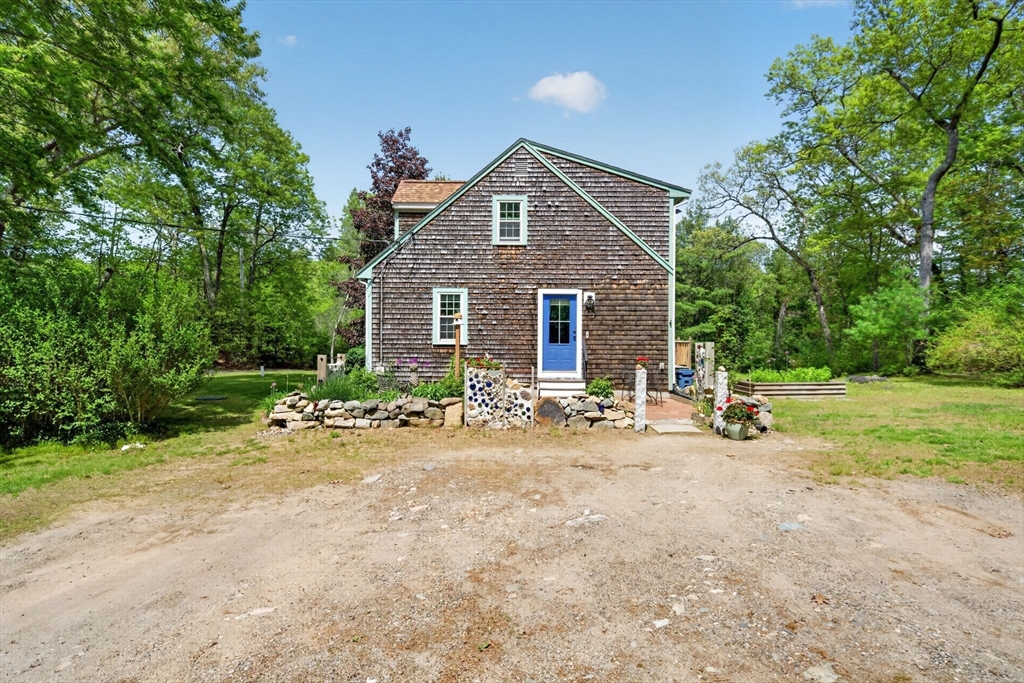 55 Lake Road Canton, MA 02021 - Photo 5 of 42