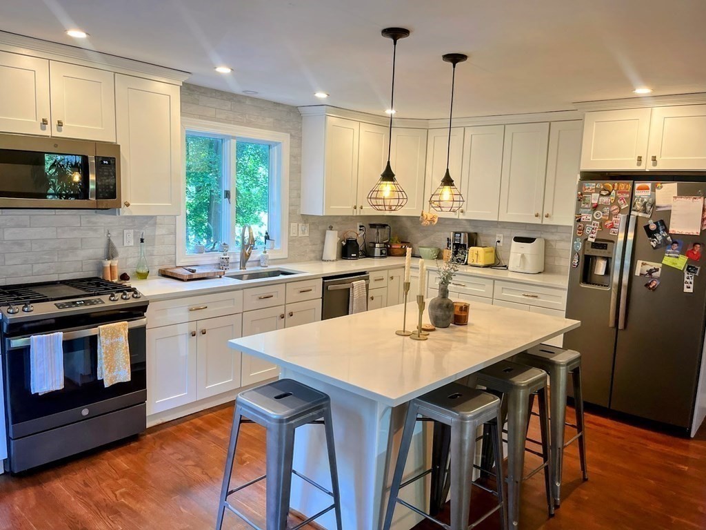 13 Forest Street Reading, MA 01867 - Photo 6 of 20 Gallery Image 6