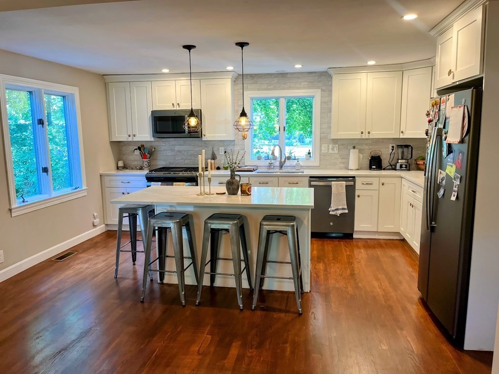 13 Forest Street Reading, MA 01867 - Photo 8 of 20 Gallery Image 8
