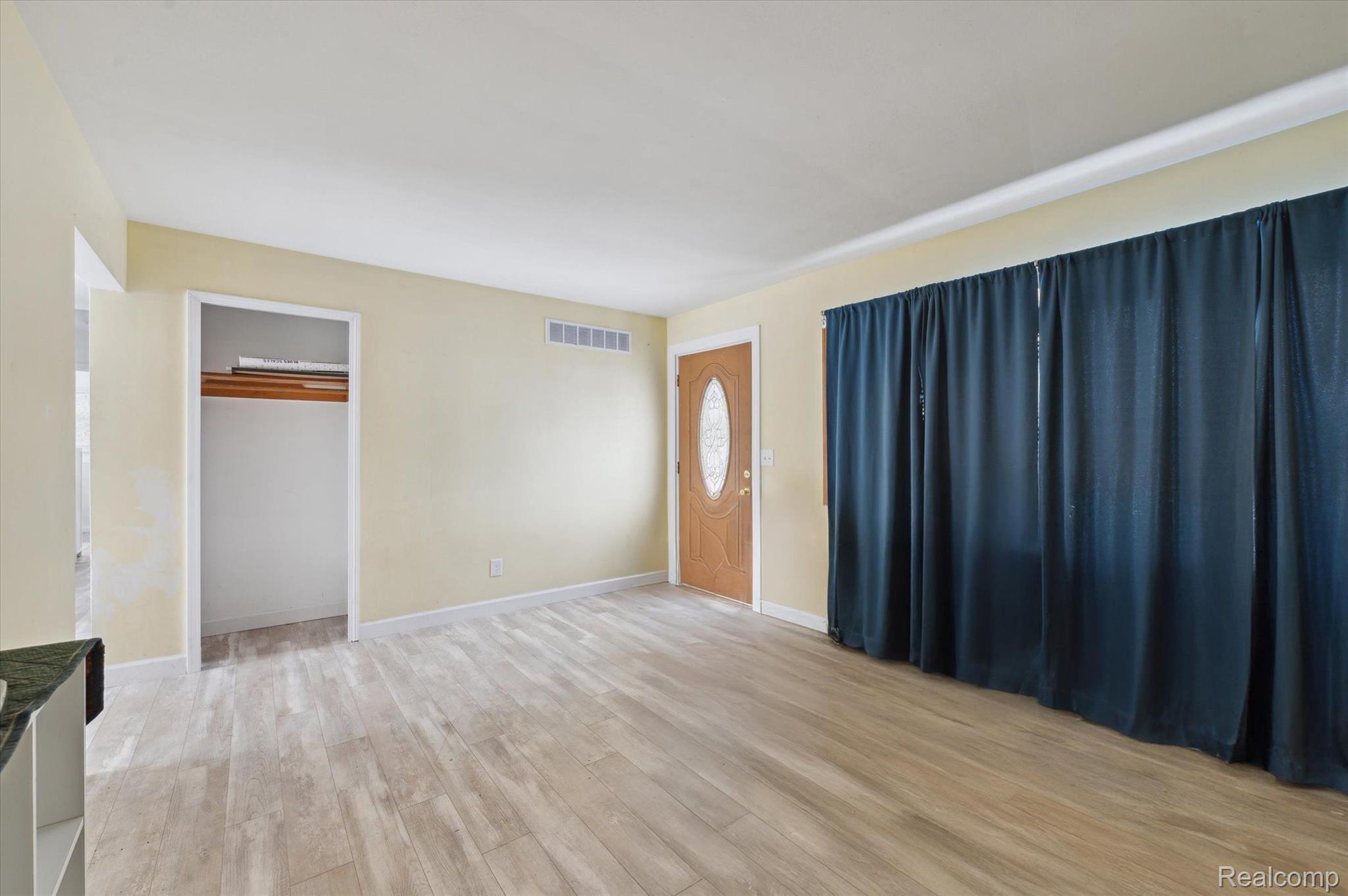 10179 Townsend Road Maybee, MI 48159 - Photo 5 of 34 Gallery Image 5