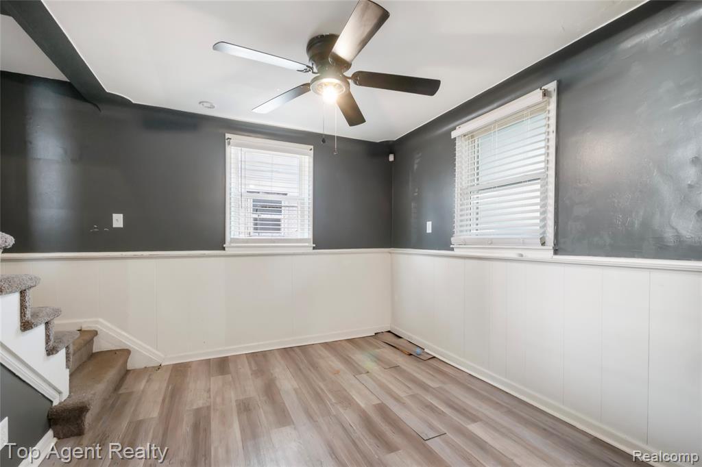 22085 Rausch Avenue Eastpointe, MI 48021 - Photo 8 of 39