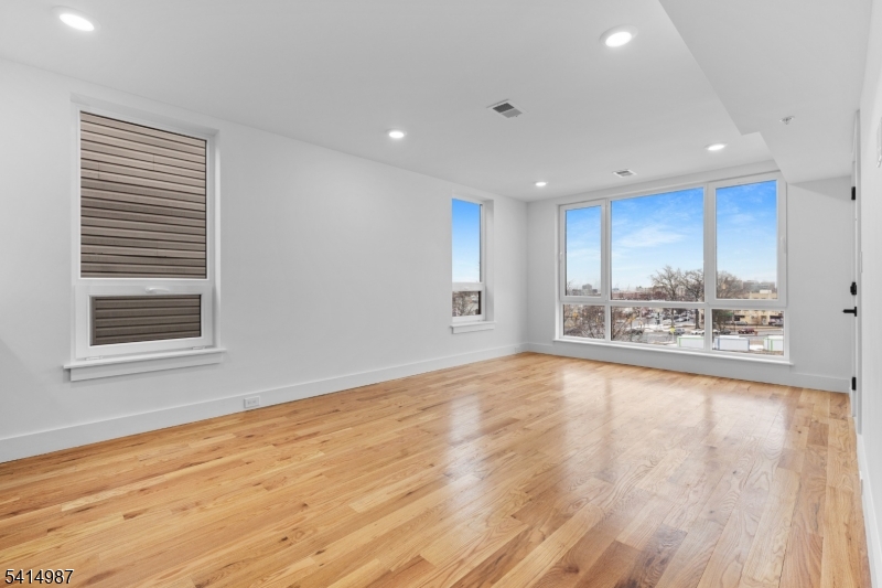 37 South 7th Street, Unit 3 Newark, NJ 07107 - Photo 6 of 40