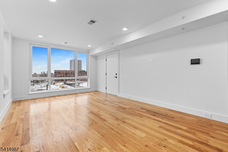 37 South 7th Street, Unit 3 Newark, NJ 07107 - Photo 7 of 40