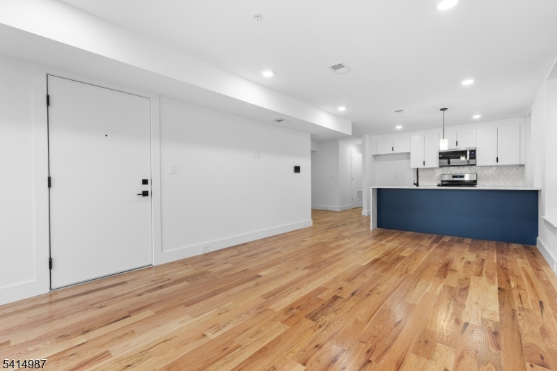 37 South 7th Street, Unit 3 Newark, NJ 07107 - Photo 9 of 40