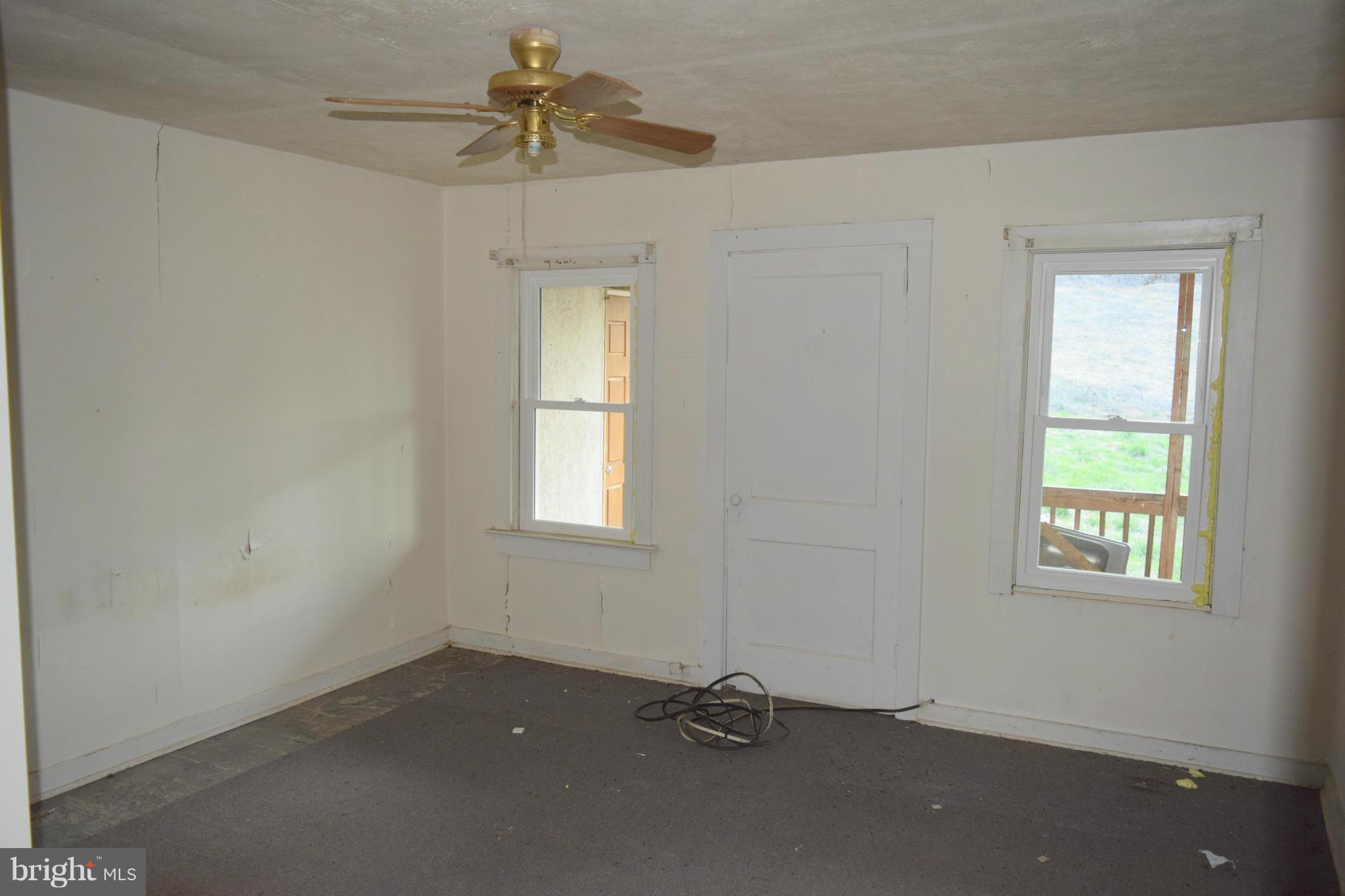 210 Pomeroy Road Front Royal, VA 22630 - Photo 21 of 30 Interior (General)