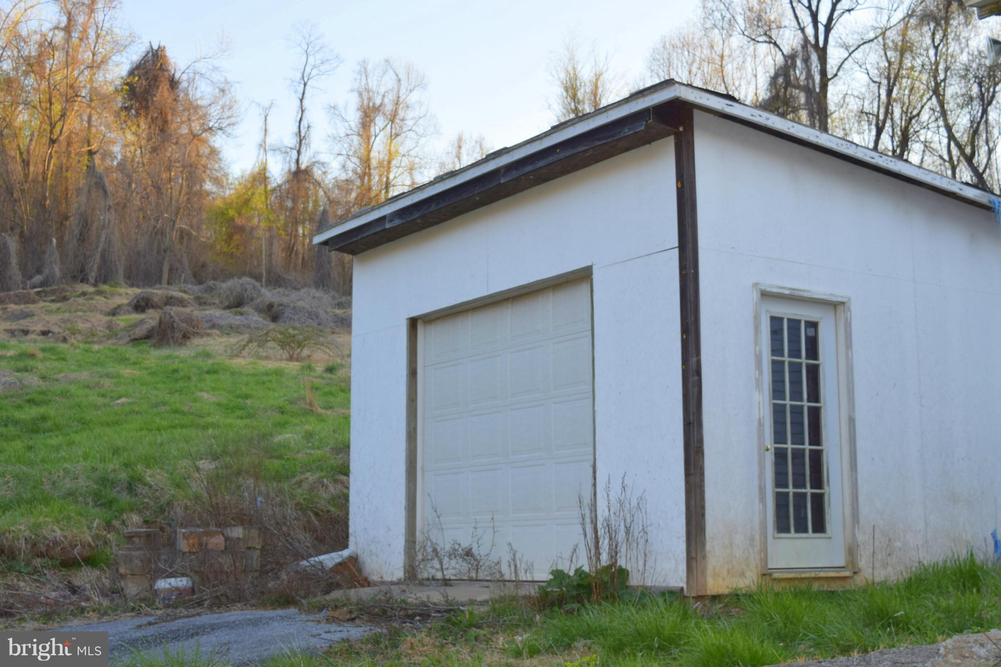 210 Pomeroy Road Front Royal, VA 22630 - Photo 5 of 30 Exterior (General)