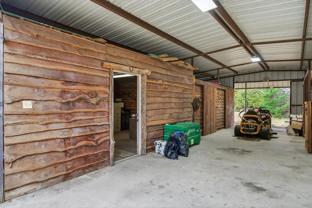 9111 County Road 313 Terrell, TX 75161 - Photo 39 of 40 a view of a garage