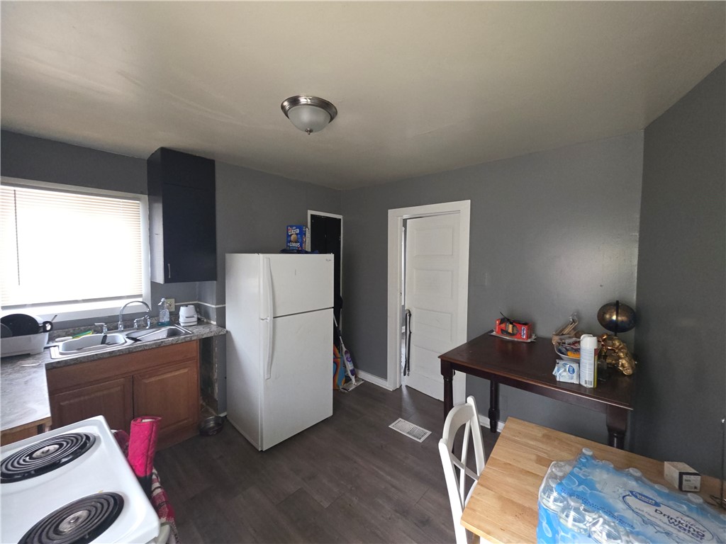 131 Wellington Avenue Rochester, NY 14611 - Photo 10 of 18