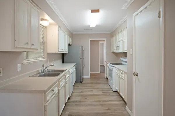 $1,650 | 2002 Derby Drive, Conroe, TX 77303