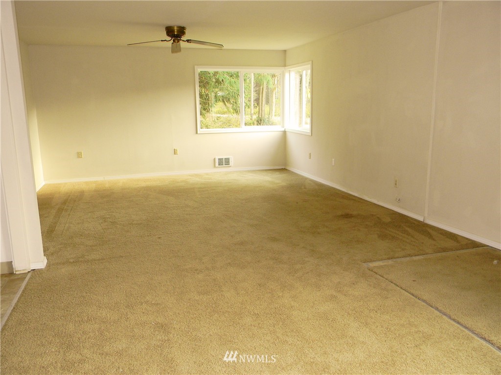1091 4 Corners Road Port Hadlock, WA 98339 - Photo 3 of 12 Gallery Image 3