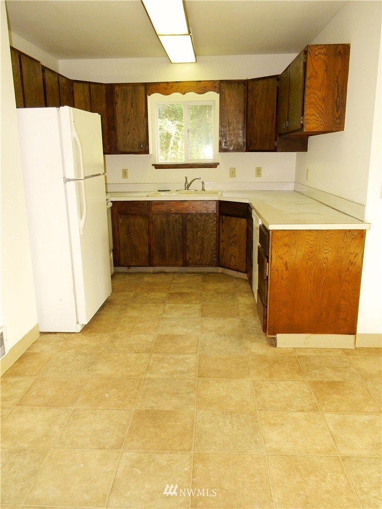 1091 4 Corners Road Port Hadlock, WA 98339 - Photo 4 of 12 Gallery Image 4