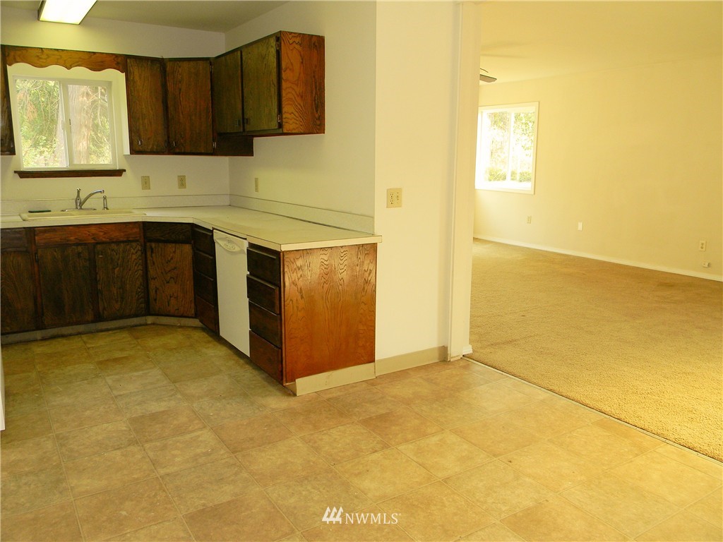 1091 4 Corners Road Port Hadlock, WA 98339 - Photo 5 of 12 Gallery Image 5