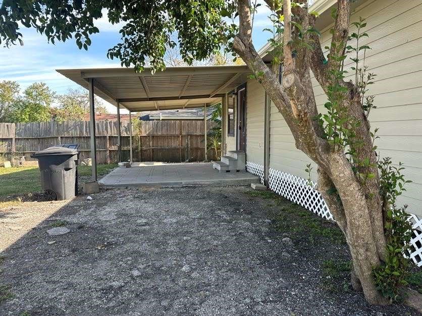 3418 Memel Street Houston, TX 77026 - Photo 18 of 19 a view of a outdoor space with a patio