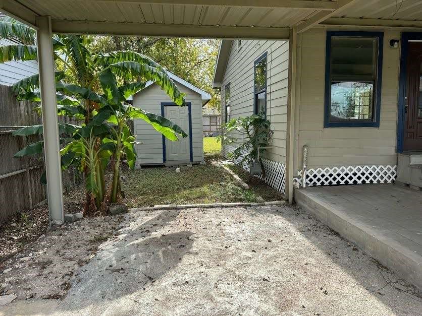 3418 Memel Street Houston, TX 77026 - Photo 3 of 19 a view of a house with a tree