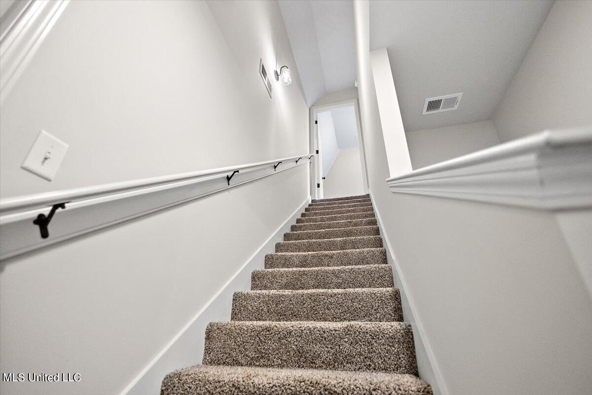 6394 Jameson Cove Walls, MS 38680 - Photo 25 of 32 Stairs