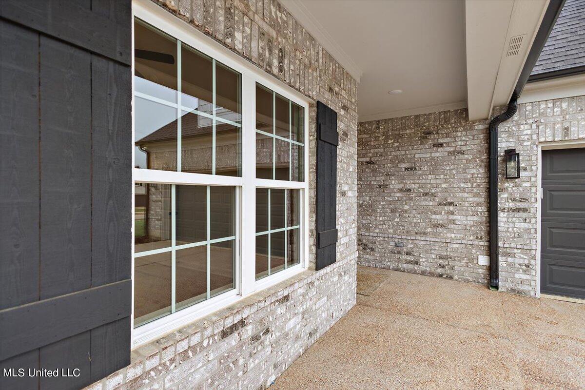 6394 Jameson Cove Walls, MS 38680 - Photo 5 of 32 Porch