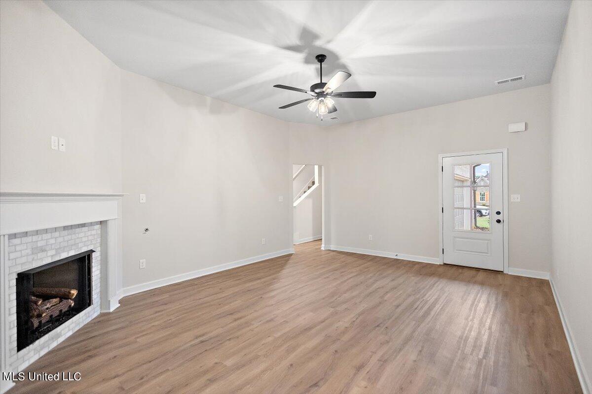 6394 Jameson Cove Walls, MS 38680 - Photo 9 of 32 Living room