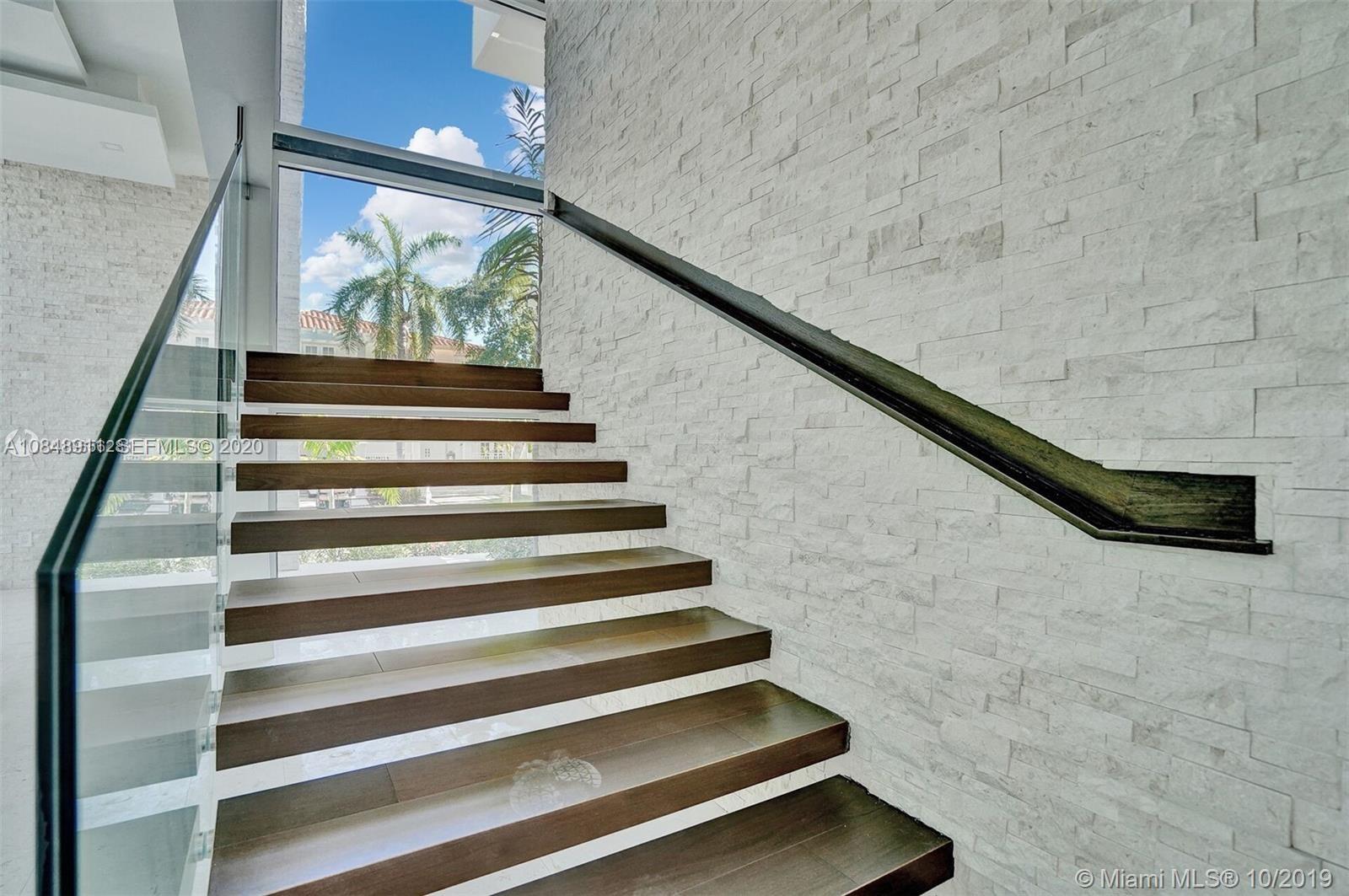 610 Ridgewood Road Key Biscayne, FL 33149 - Photo 4 of 34 Gallery Image 4