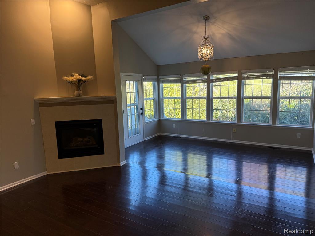 7172 Kings Way Flushing, MI 48433 - Photo 3 of 41