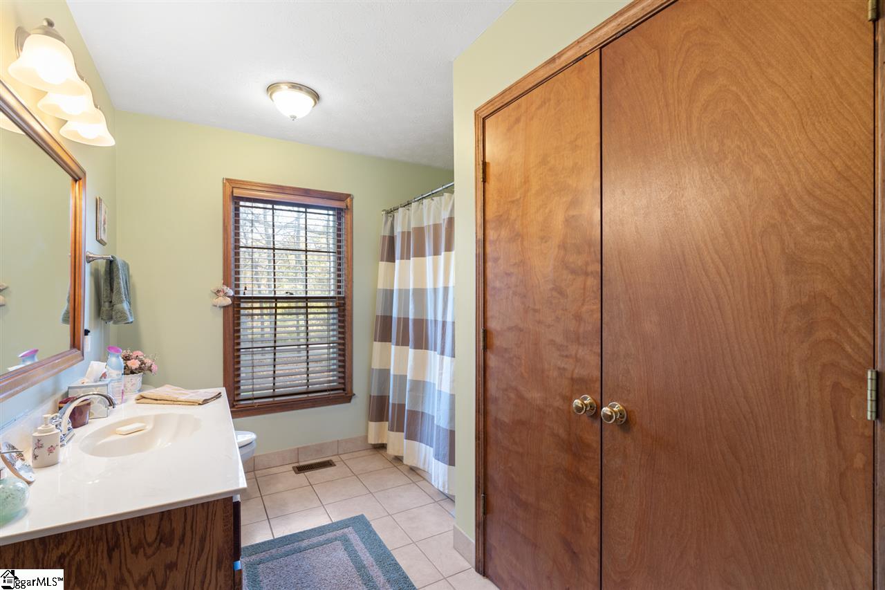 1202 Boiling Springs Road Greer, SC 29650 - Photo 16 of 34 Gallery Image 16