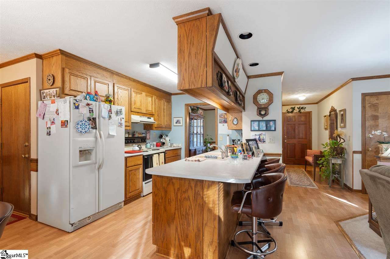 1202 Boiling Springs Road Greer, SC 29650 - Photo 10 of 34 Gallery Image 10
