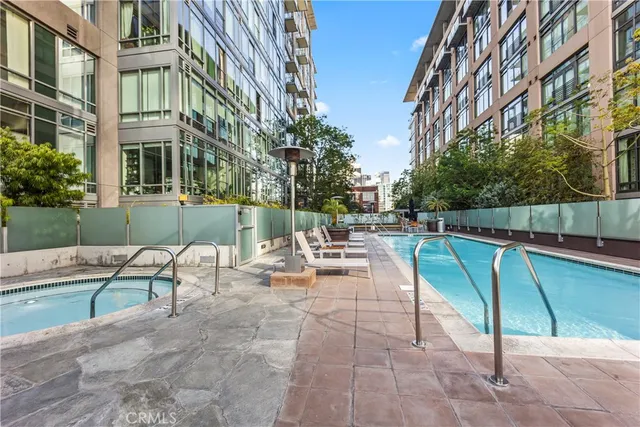 $1,000,000 | 1100 South Hope Street, Unit 1704, Los Angeles, CA 90015