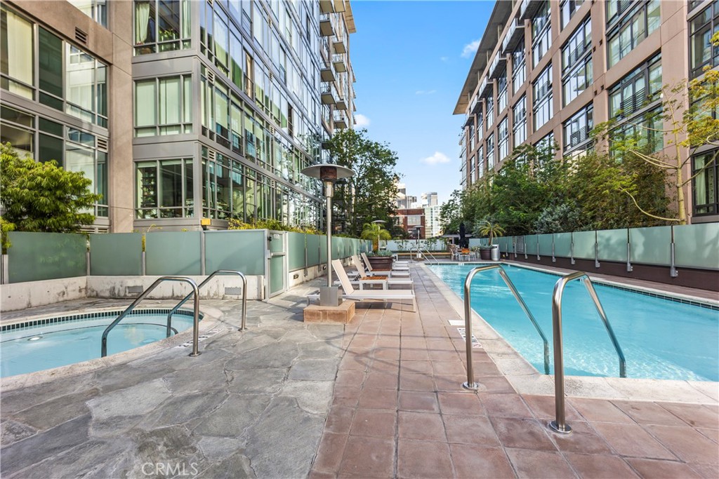 1100 South Hope Street, Unit 1704 Los Angeles, CA 90015 - Photo 26 of 26 a view of backyard with outdoor seating