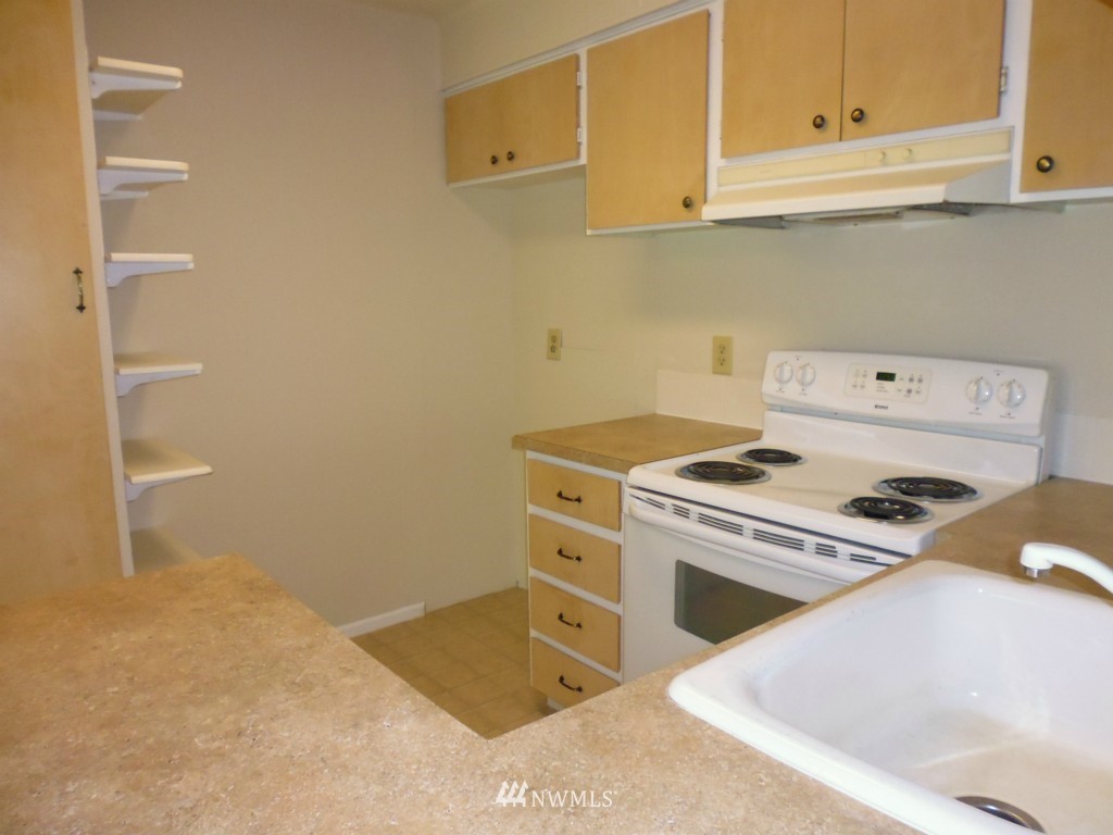 424 214th Street Southwest, Unit 24A Bothell, WA 98021 - Photo 11 of 17