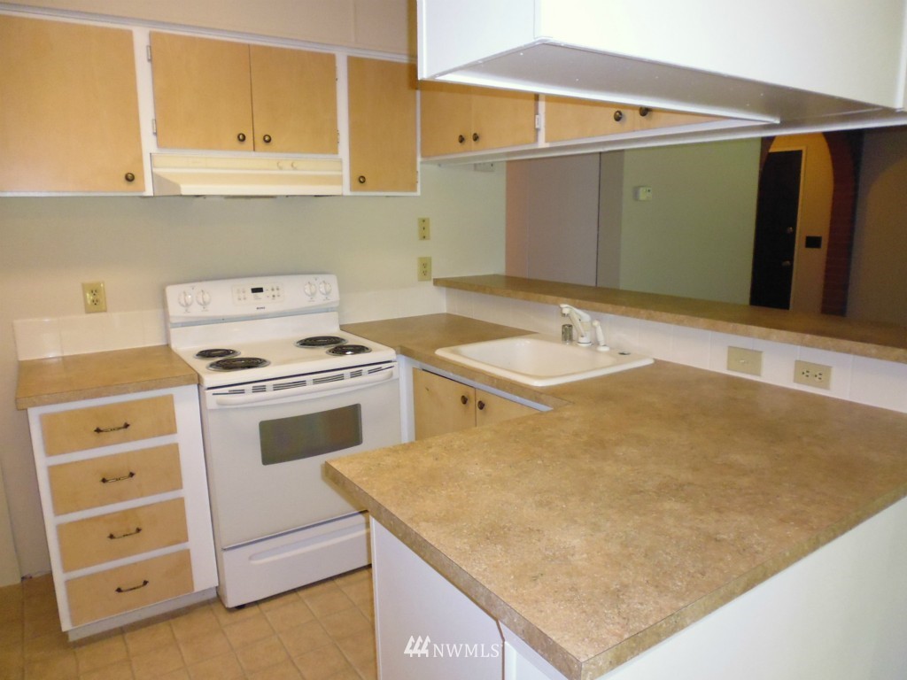 424 214th Street Southwest, Unit 24A Bothell, WA 98021 - Photo 9 of 17