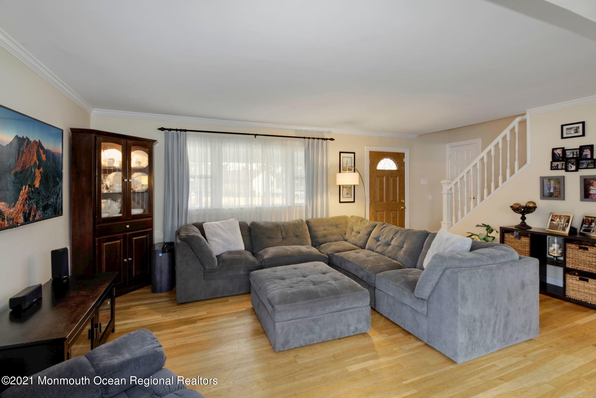 36 Lexington Road Howell, NJ 07731 - Photo 2 of 21 Hardwood flooring