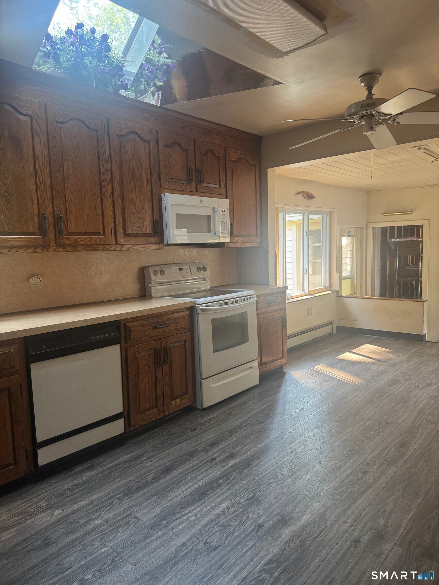 225 Winnepoge Drive Fairfield, CT 06825 - Photo 2 of 11 Gallery Image 2
